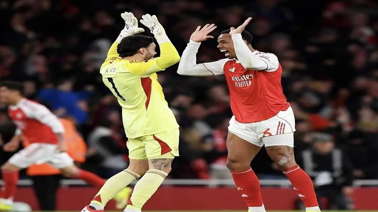 أرسنال يتصدر الدوري الإنجليزي بعد فوز مثير بثنائية جيوكيريس ودومان ضد إيفرتون